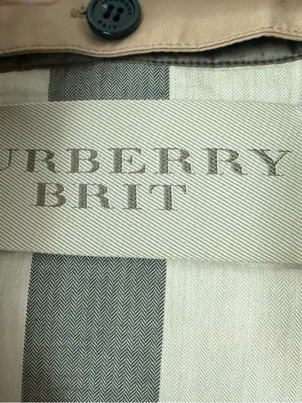 Burberry Khaki Trench Coat with Quilted Shoulder Panels - Picture 4 of 7